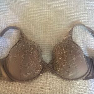 Playtex Elegant Beige Embroidered Underwire Bra 42C Model 4513
